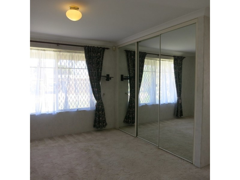 2 Kunzite Court, Forrestfield WA 6058