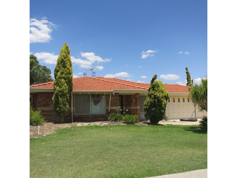 2 Kunzite Court, Forrestfield WA 6058