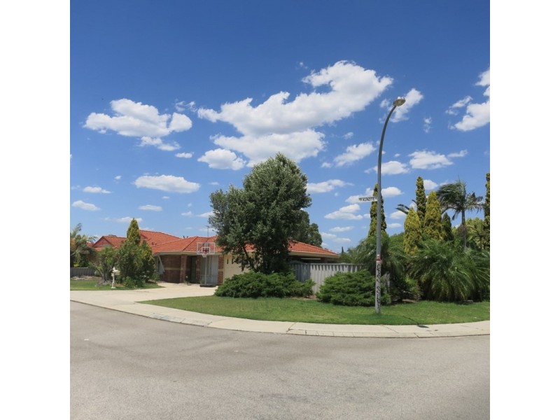 2 Kunzite Court, Forrestfield WA 6058