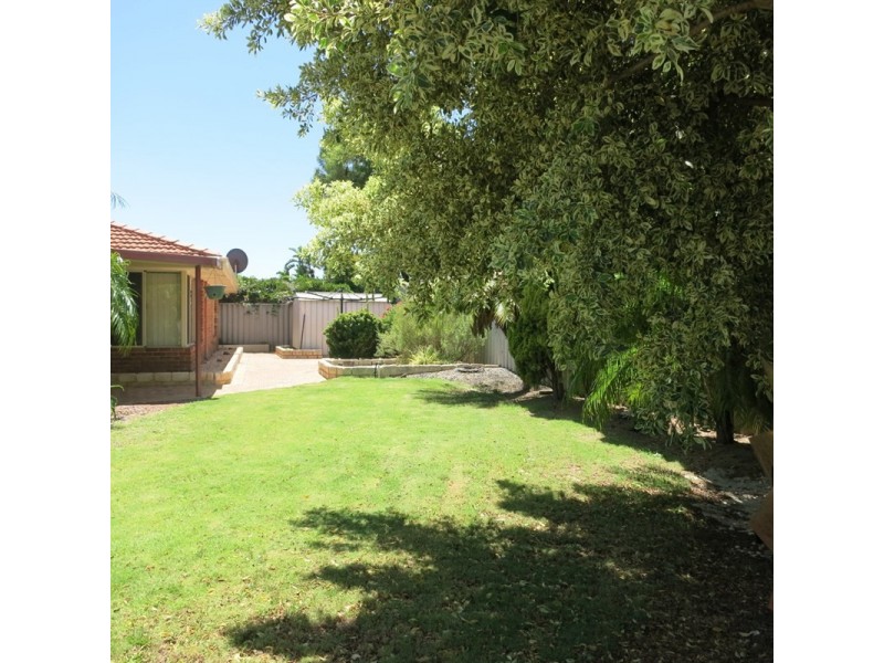 2 Kunzite Court, Forrestfield WA 6058