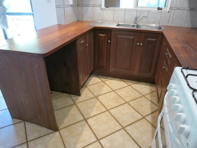 22 Landers Road, Lesmurdie WA 6076