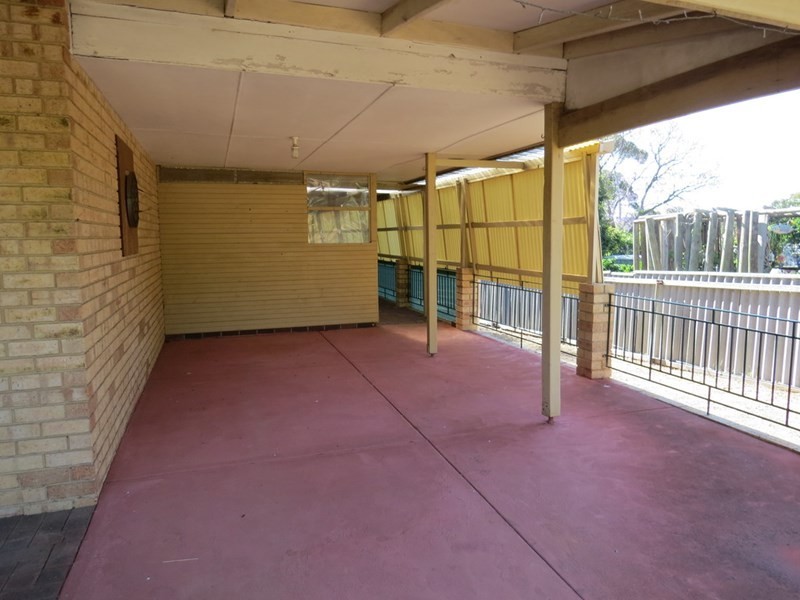 5 Raymond Road, Walliston WA 6076