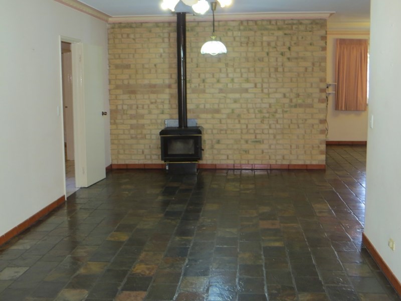 5 Raymond Road, Walliston WA 6076