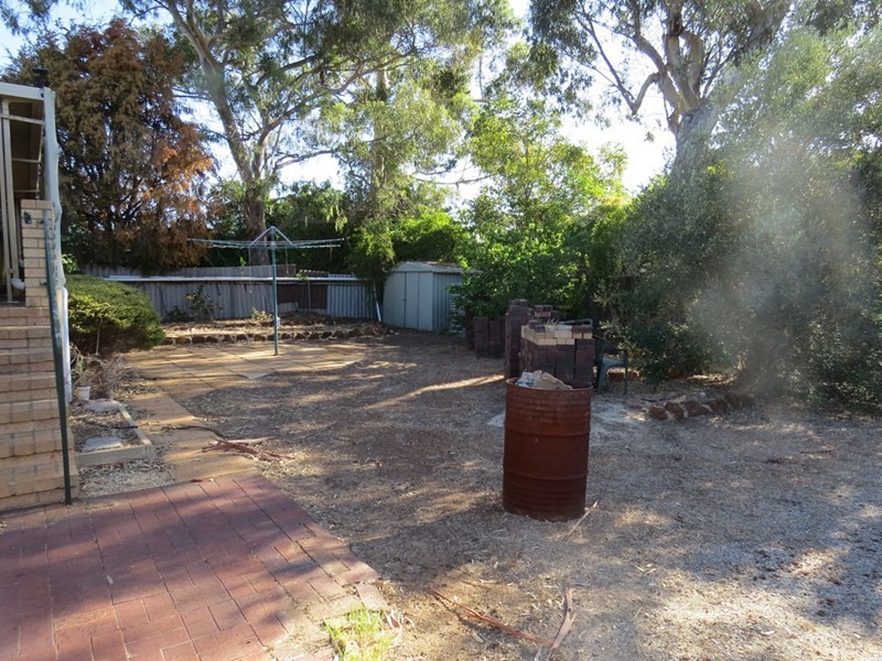 5 Raymond Road, Walliston WA 6076