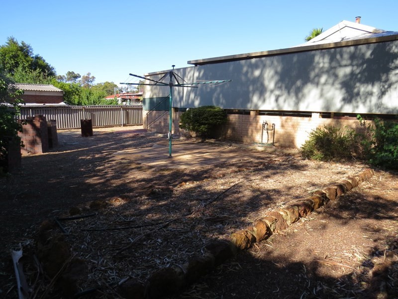 5 Raymond Road, Walliston WA 6076