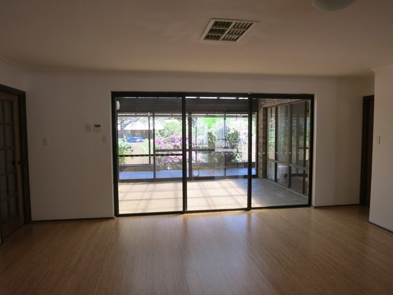 10 Chislehurst Road, Lesmurdie WA 6076