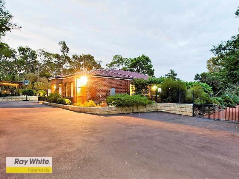 161 Railway Road, Gooseberry Hill WA 6076