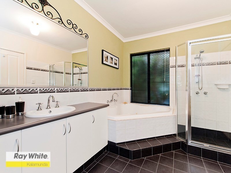 161 Railway Road, Gooseberry Hill WA 6076