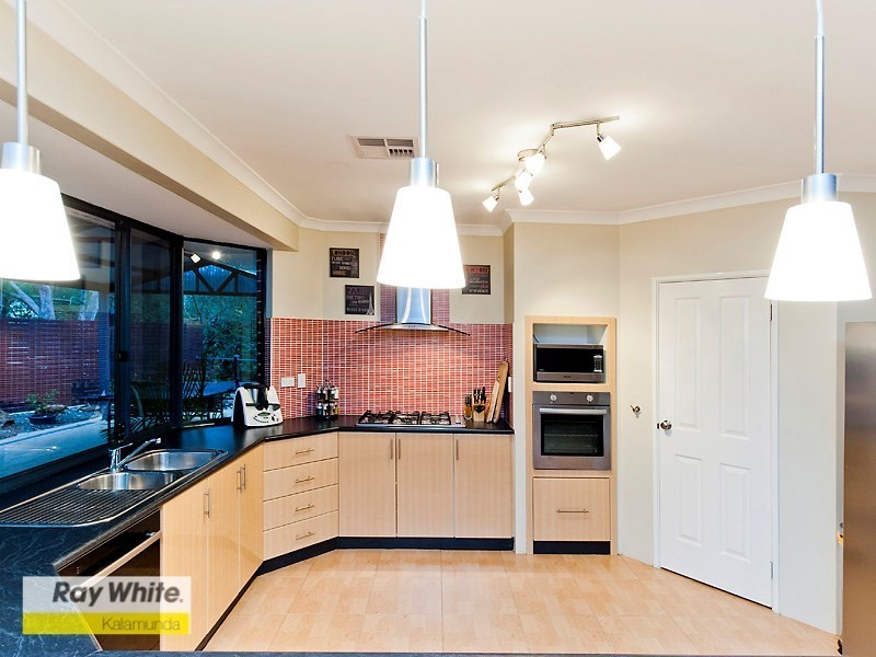 161 Railway Road, Gooseberry Hill WA 6076