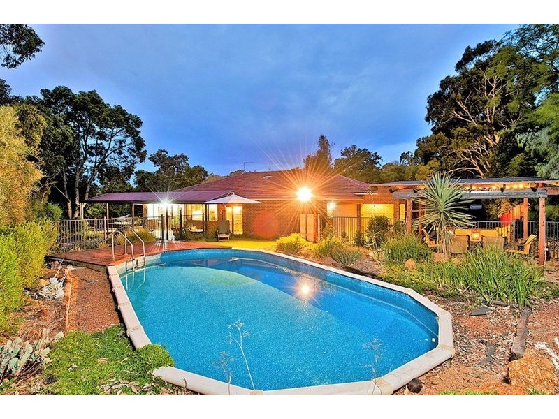 161 Railway Road, Gooseberry Hill WA 6076