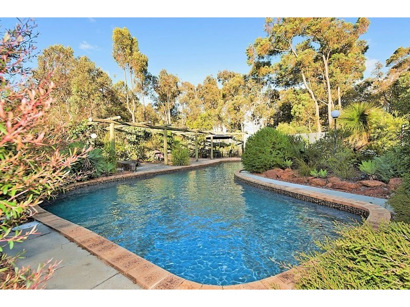 10 Salicina Garden, Roleystone WA 6111