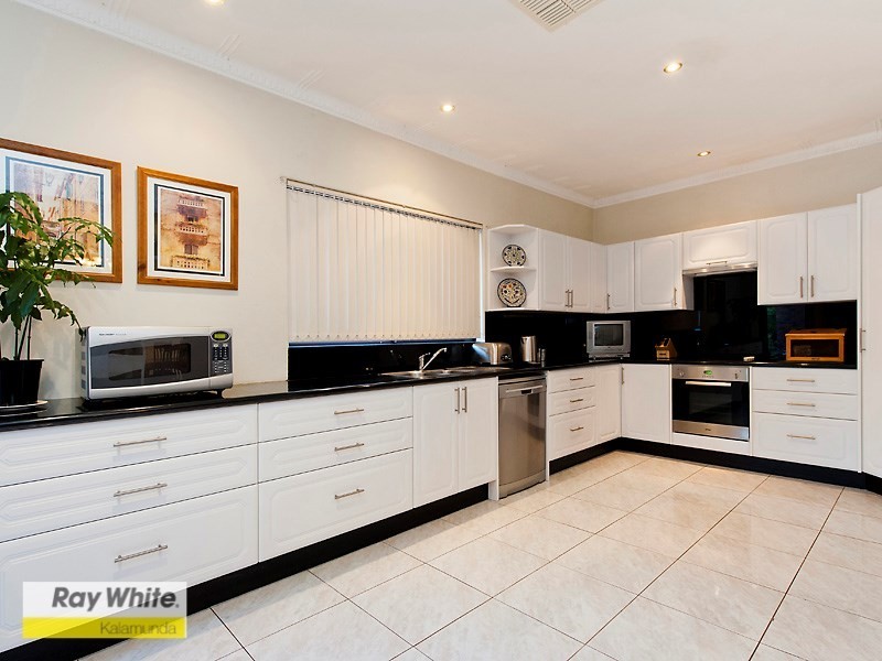 10 Salicina Garden, Roleystone WA 6111