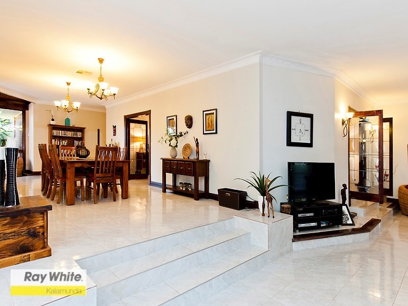 10 Salicina Garden, Roleystone WA 6111