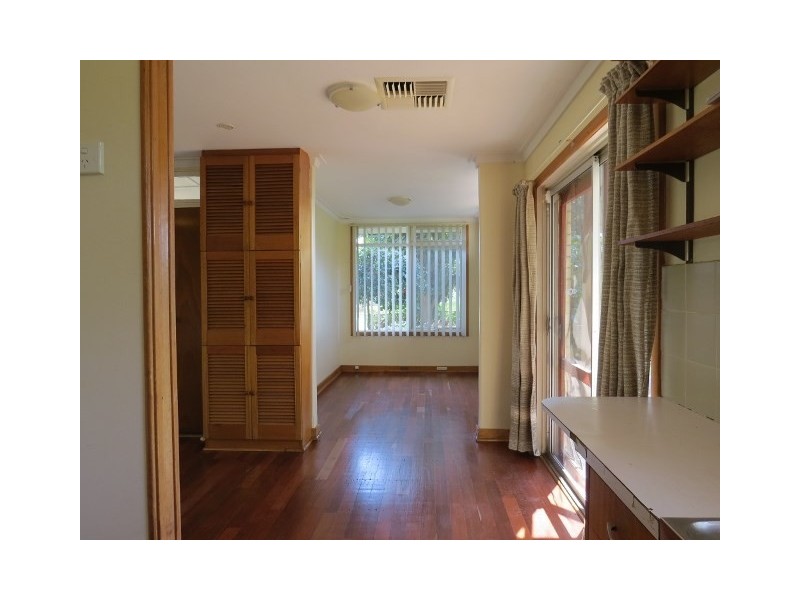 2 Lane Road, Kalamunda WA 6076