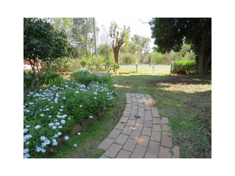 2 Lane Road, Kalamunda WA 6076