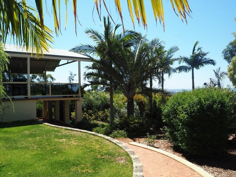 76 West Terrace, Kalamunda WA 6076