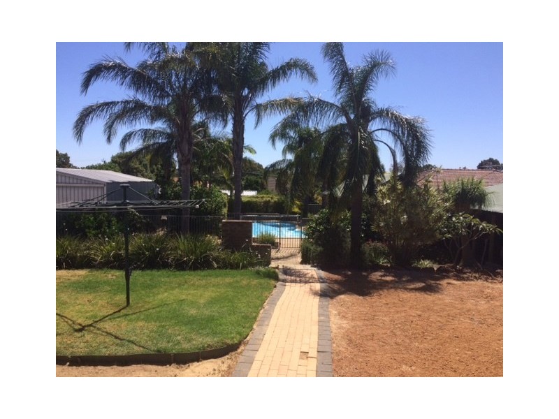 19 Ind Street, Lesmurdie WA 6076