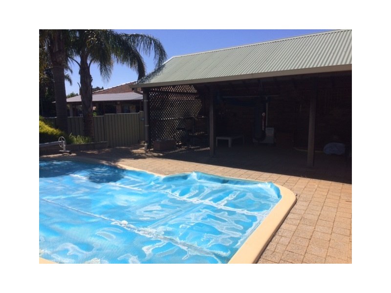 19 Ind Street, Lesmurdie WA 6076