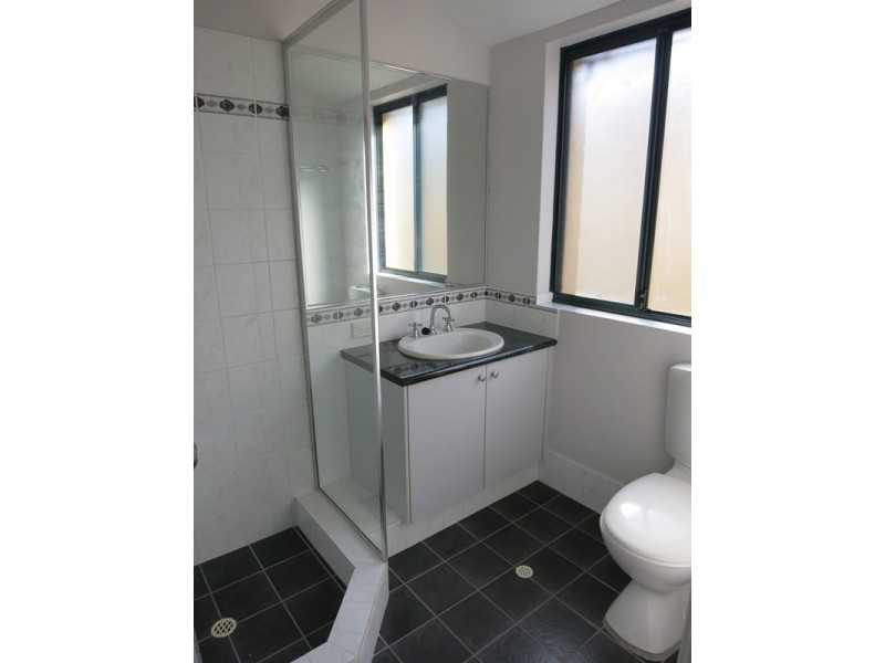 17 Cara Way, Wattle Grove WA 6107