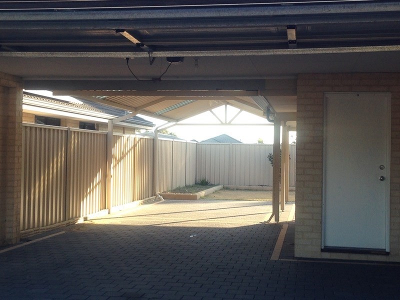 17 Cara Way, Wattle Grove WA 6107