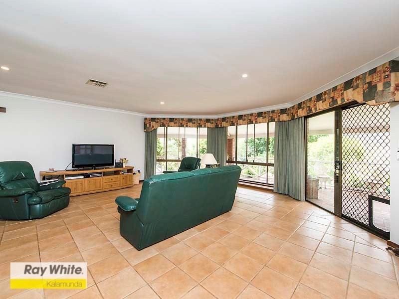 43 Scott Road, Kelmscott WA 6111