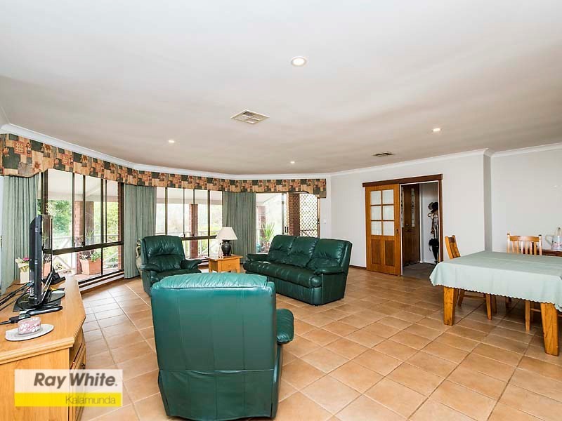 43 Scott Road, Kelmscott WA 6111