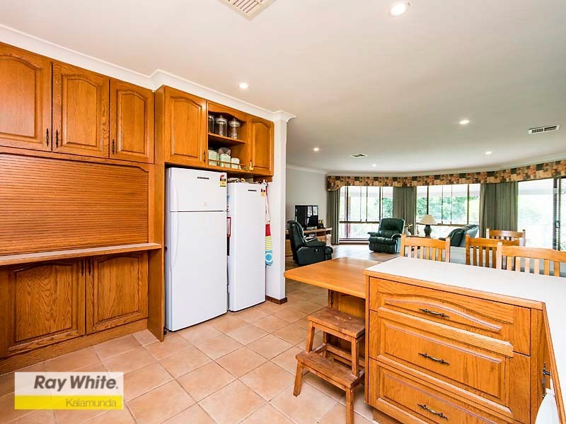 43 Scott Road, Kelmscott WA 6111