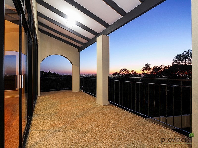 2 The Corkscrew, Gooseberry Hill WA 6076