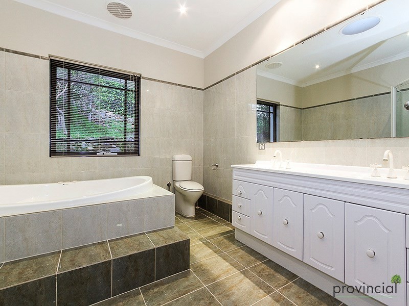 2 The Corkscrew, Gooseberry Hill WA 6076