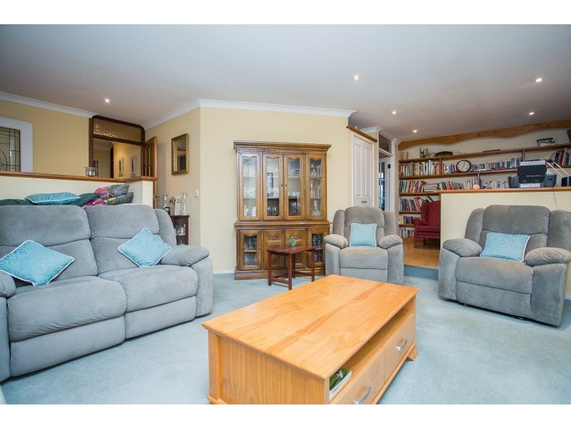 47 Armour Way, Lesmurdie WA 6076