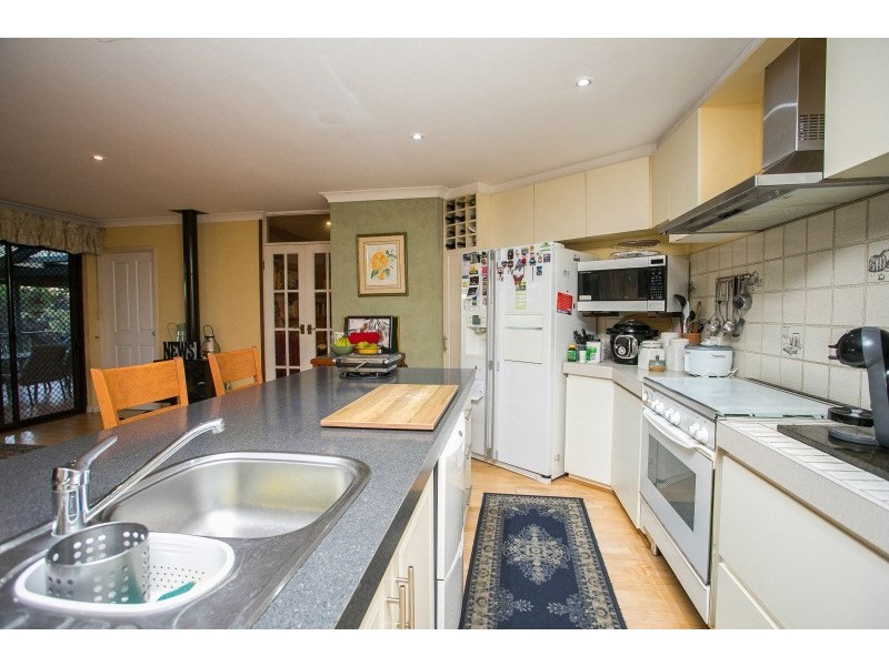 47 Armour Way, Lesmurdie WA 6076