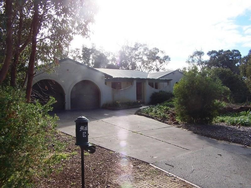 8 Sisely Road, Gooseberry Hill WA 6076