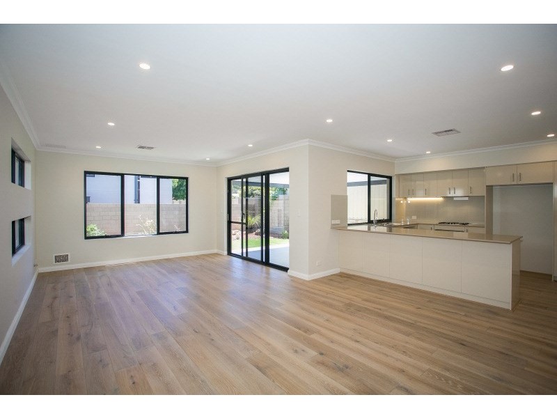 2/18 Heath Road, Kalamunda WA 6076