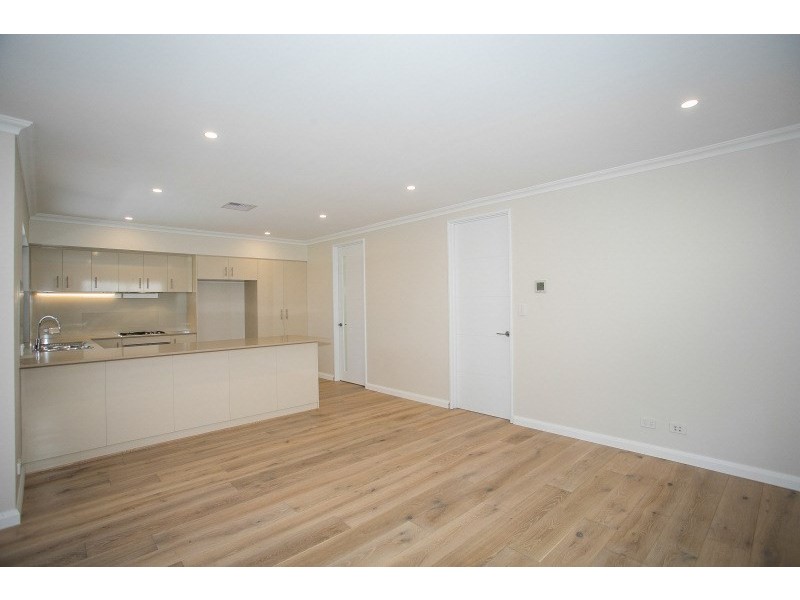 2/18 Heath Road, Kalamunda WA 6076