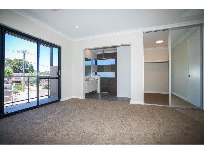 2/18 Heath Road, Kalamunda WA 6076