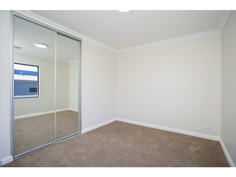 2/18 Heath Road, Kalamunda WA 6076