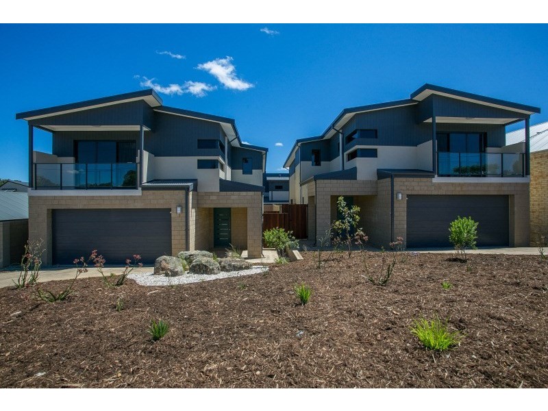 2/18 Heath Road, Kalamunda WA 6076