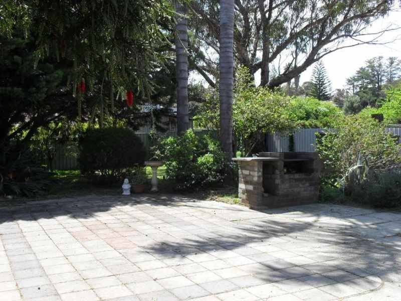 22 Glyde Road, Lesmurdie WA 6076