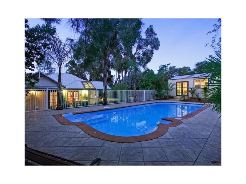 10 Tennyson Street, Gooseberry Hill WA 6076