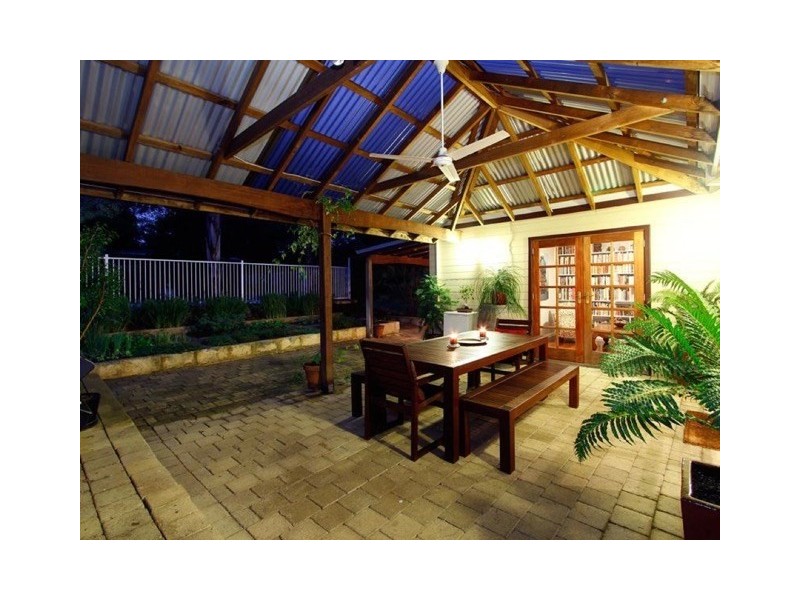 10 Tennyson Street, Gooseberry Hill WA 6076