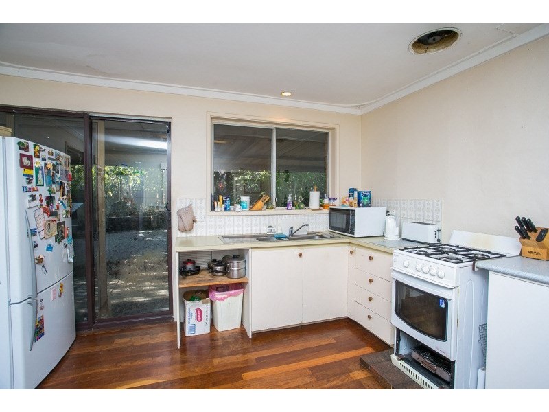 14 Traylen Road, Kalamunda WA 6076