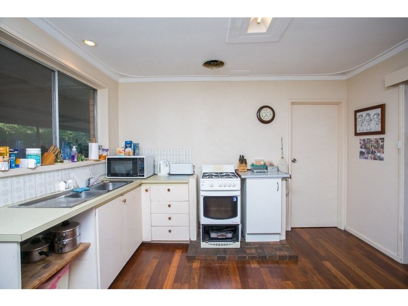 14 Traylen Road, Kalamunda WA 6076