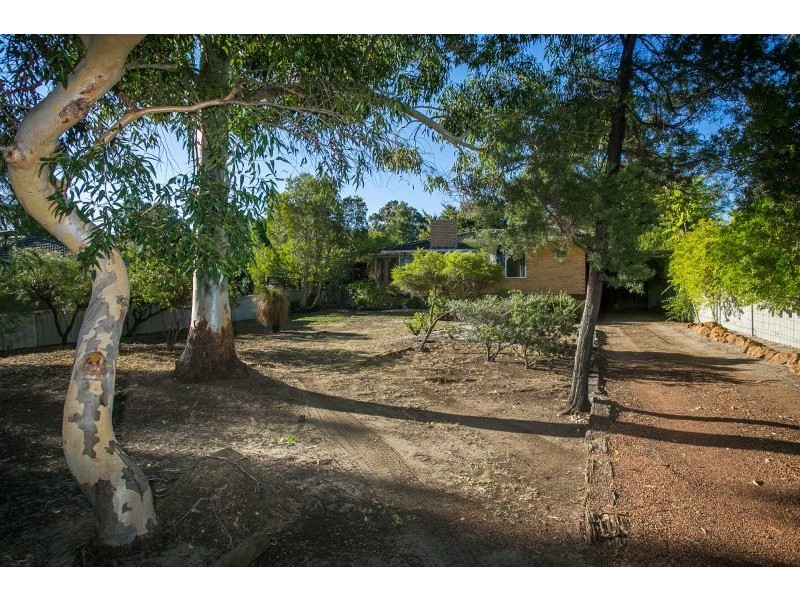 14 Traylen Road, Kalamunda WA 6076