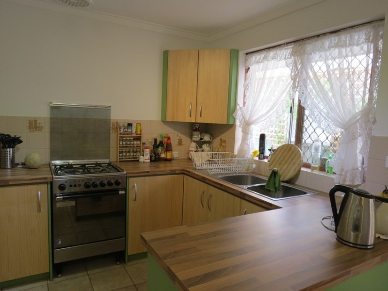 8/16 Leiden Place, Forrestfield WA 6058