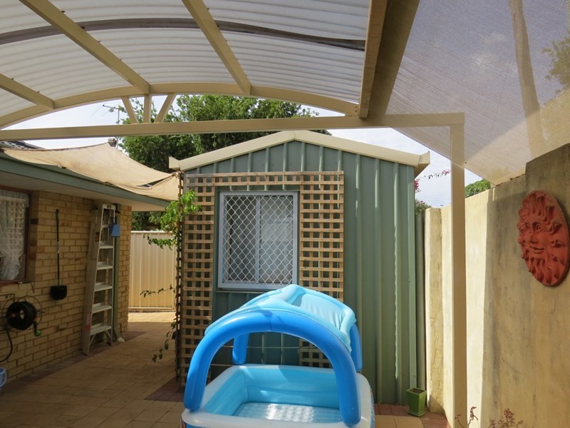 8/16 Leiden Place, Forrestfield WA 6058