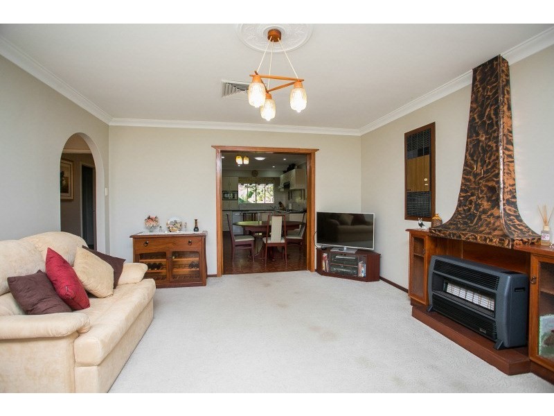 44 Watsonia Road, Gooseberry Hill WA 6076