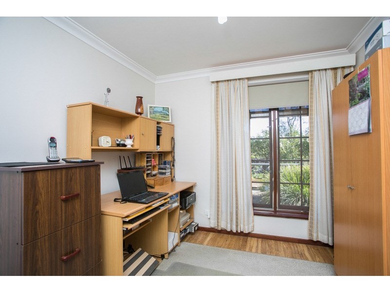 44 Watsonia Road, Gooseberry Hill WA 6076