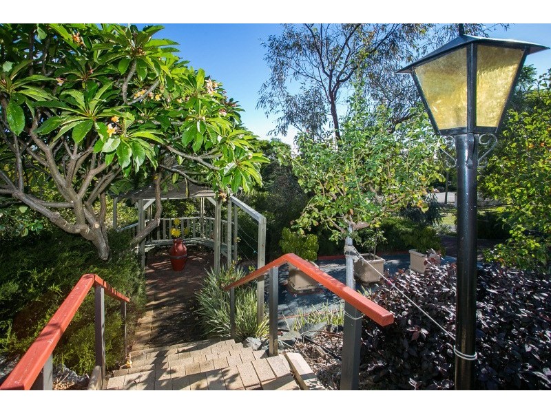 44 Watsonia Road, Gooseberry Hill WA 6076