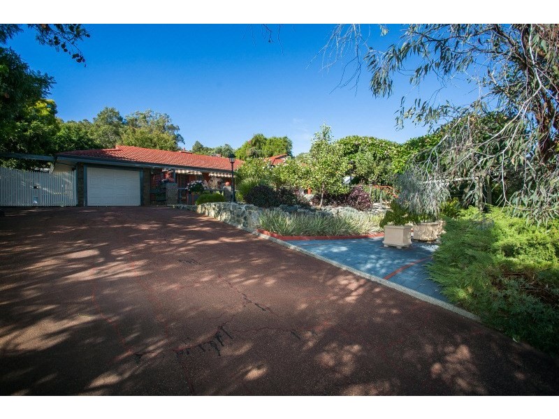 44 Watsonia Road, Gooseberry Hill WA 6076