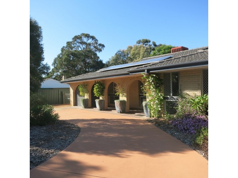 71 Temby Avenue, Kalamunda WA 6076